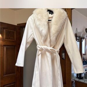 Cream Robe with Faux Fur Collar
